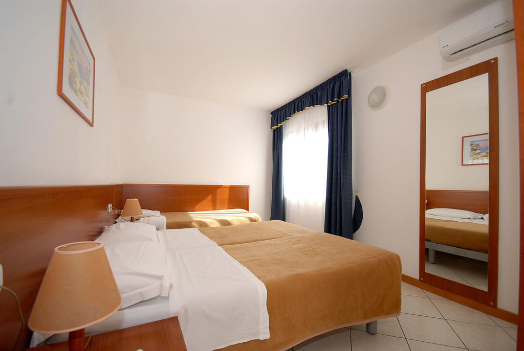Horizont Resort Pula Exterior photo