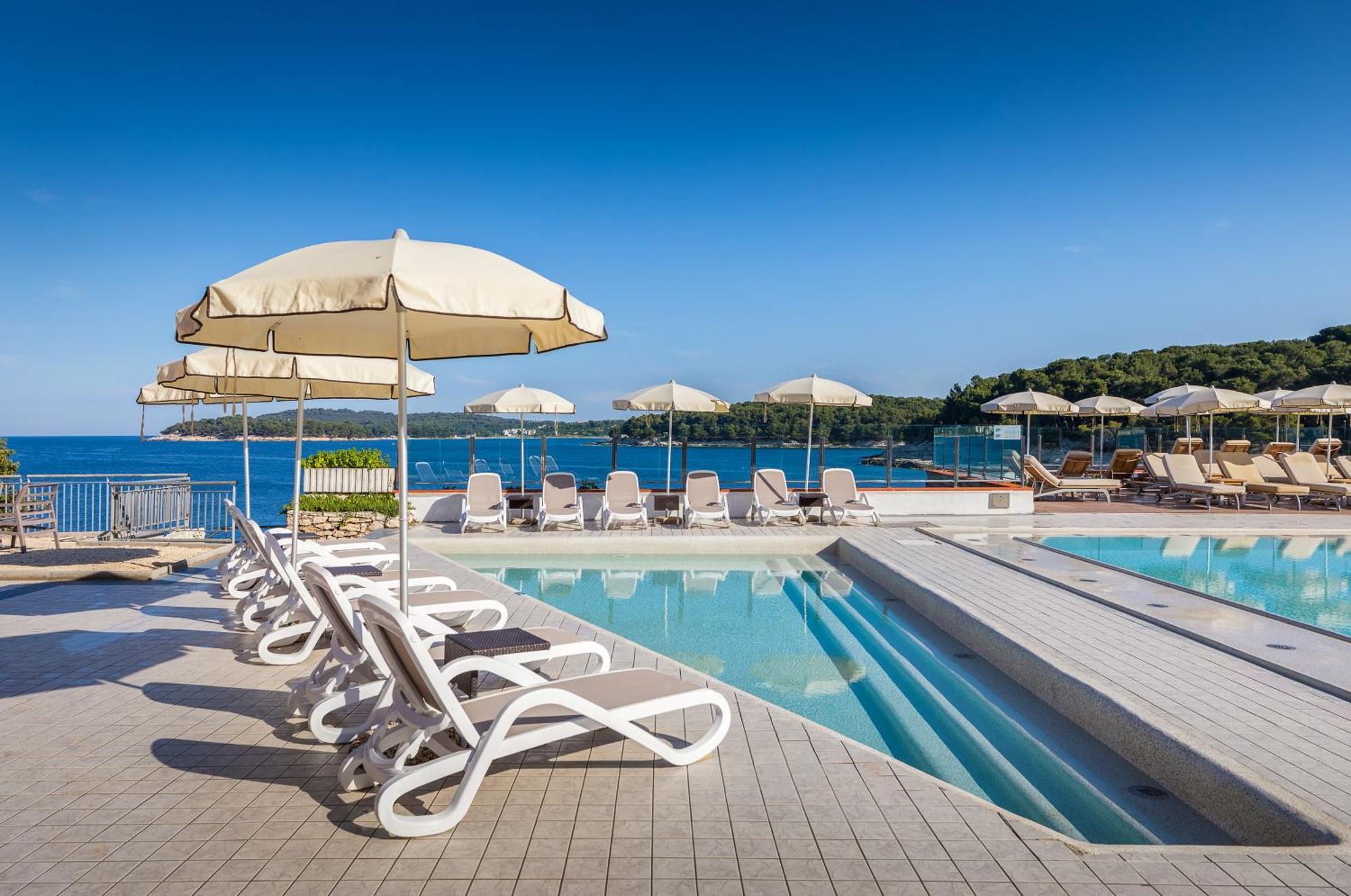 Horizont Resort Pula Exterior photo
