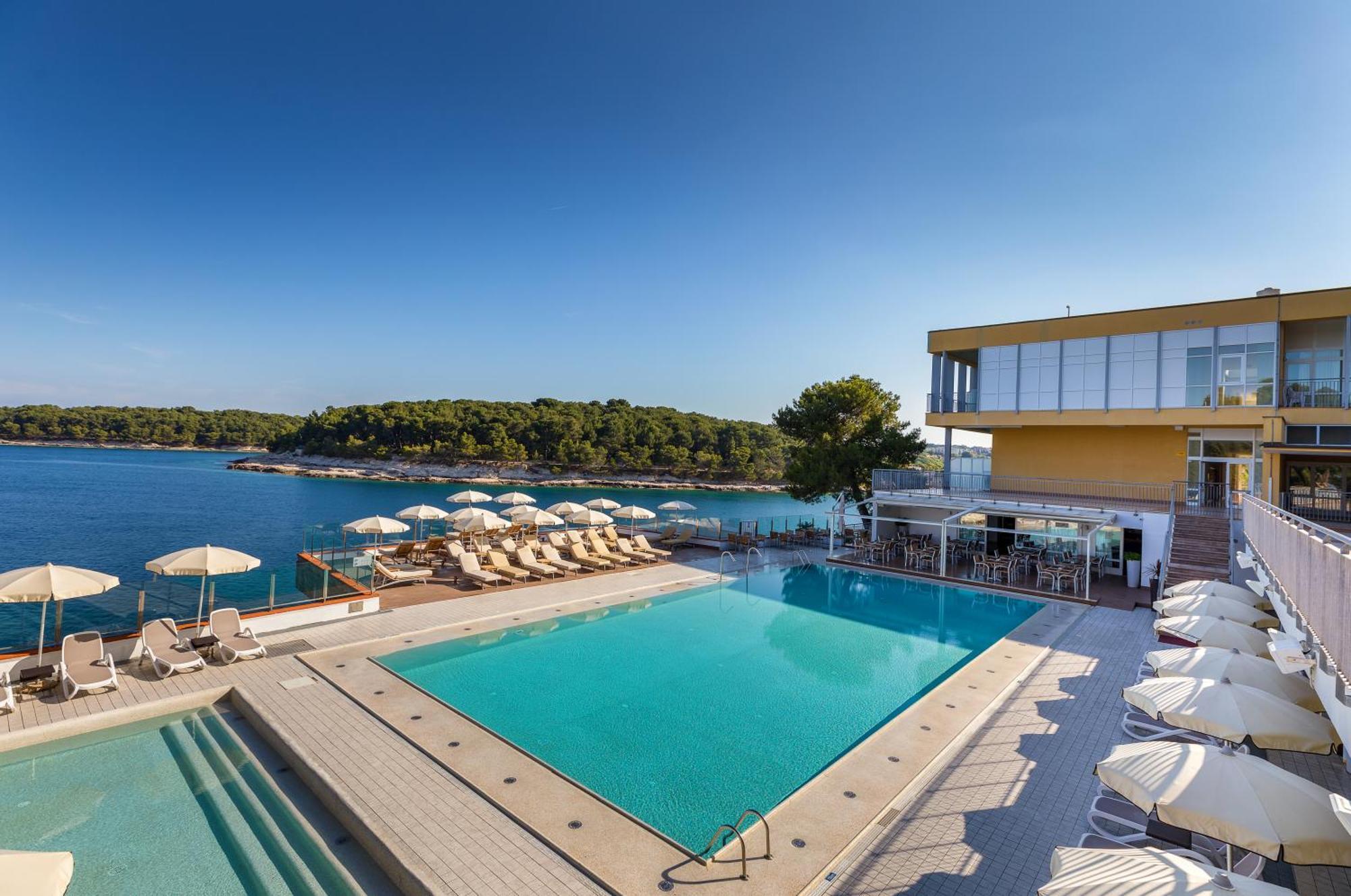 Horizont Resort Pula Exterior photo