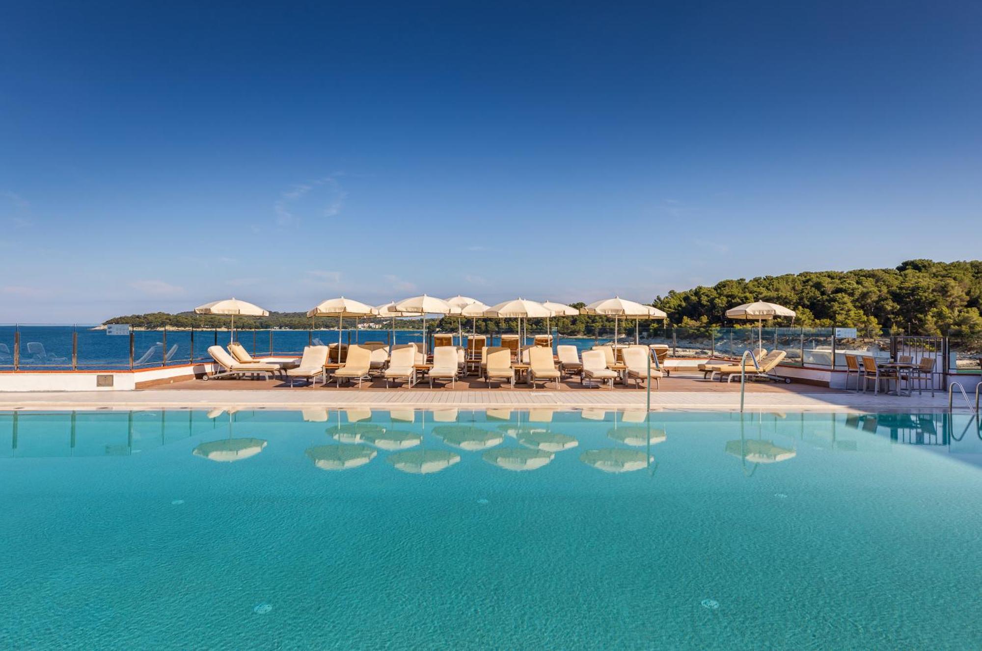 Horizont Resort Pula Exterior photo