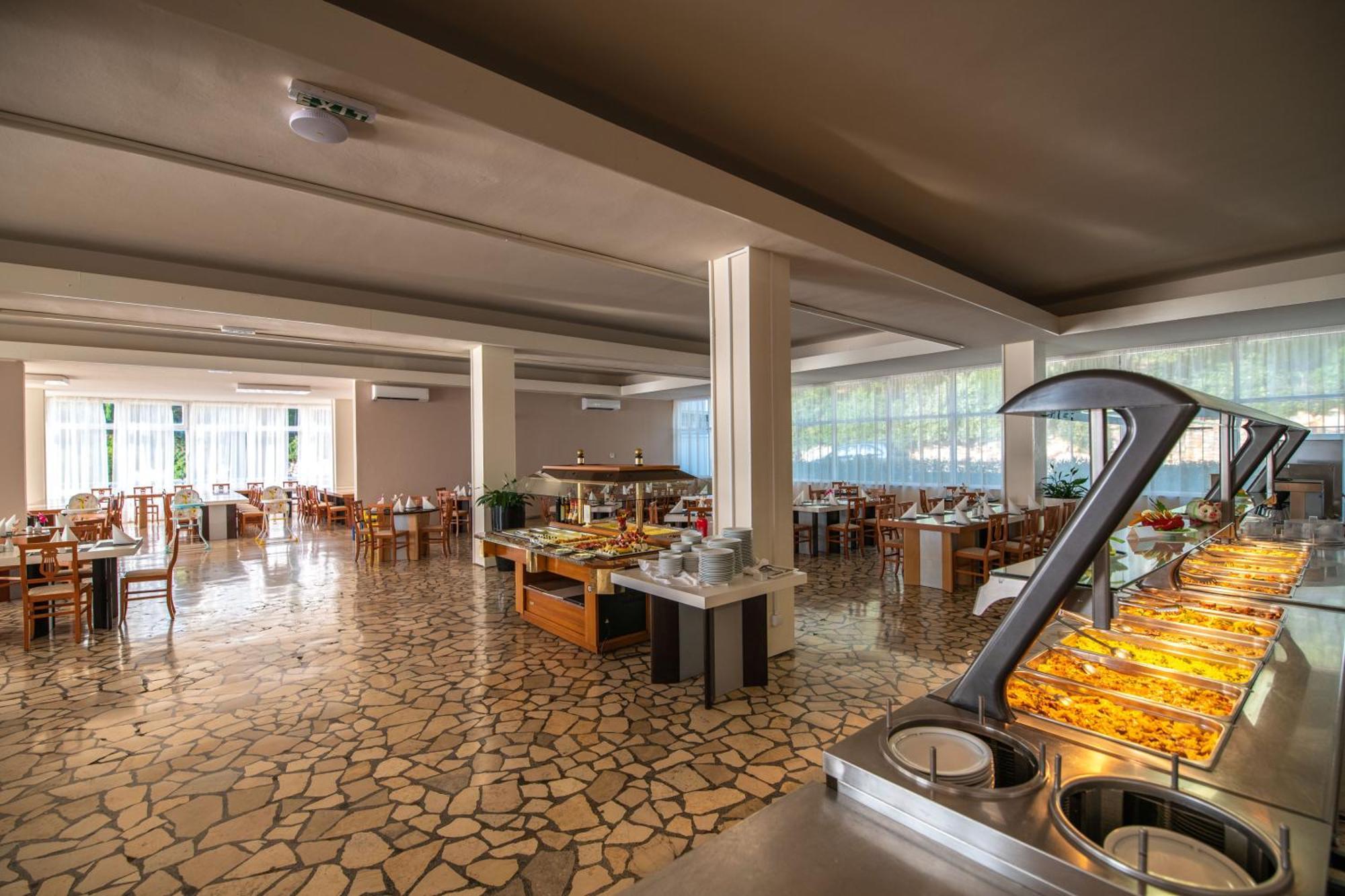 Horizont Resort Pula Exterior photo